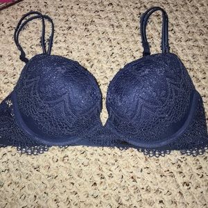 VICTORIAS SECRET PUSH UP BRA